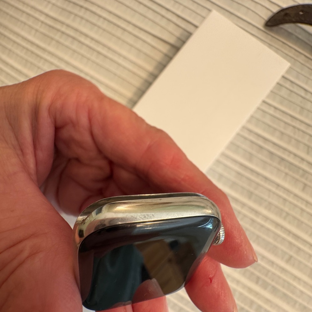 Apple Watch Stainless steel 6 series with cellular and gps. W/ Milanese loop - Picture 7 of 15